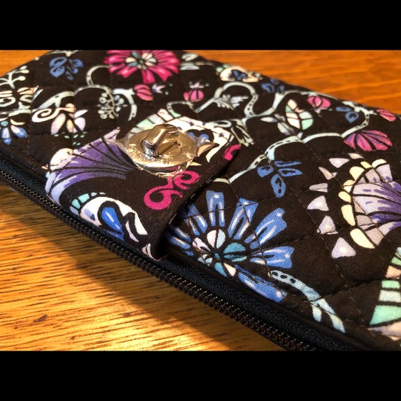 Vera Bradley Turnlock Wallet - Picture 3 of 6